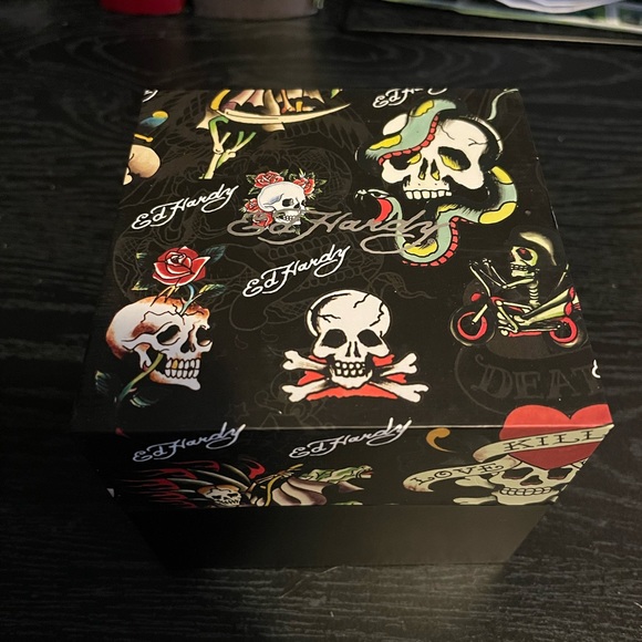 Ed Hardy Mens Skull Watch NWT - Picture 4 of 9